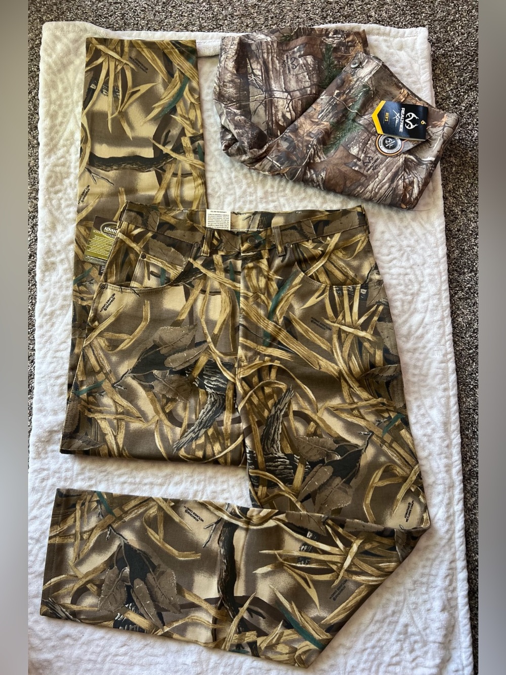 NWT Men’s Wrangler Camo Pants 34 x 36 & Realtree Camo Shorts Size M